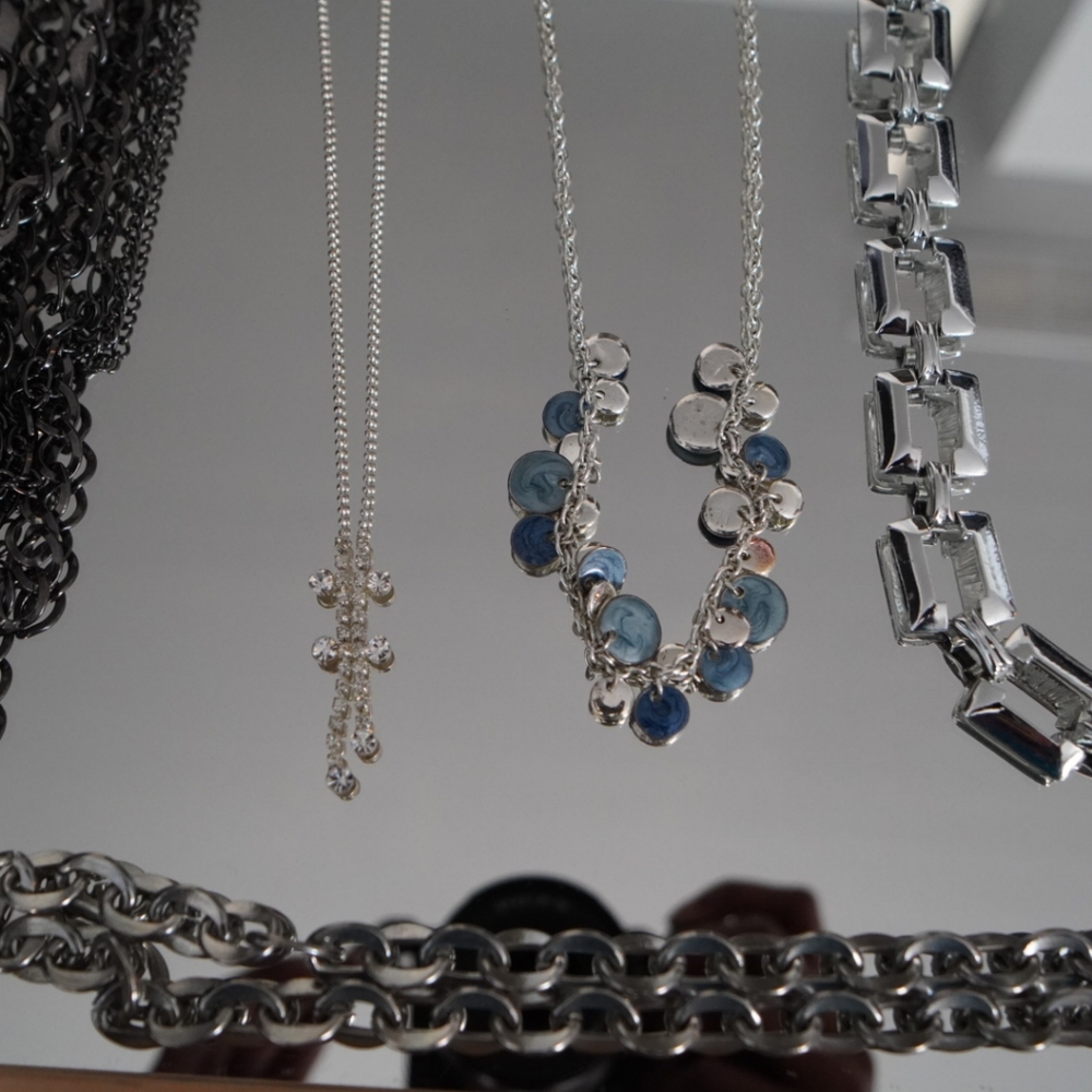 Necklace bundle - Picture 4 of 4